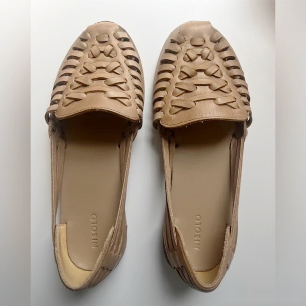 New in box Leather Nisolo Huarache Sandals Size 7 in Almond Beige